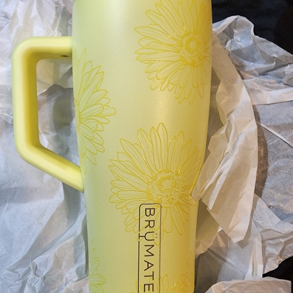 Brumate 30 Ounce Citrus Daisy NIB